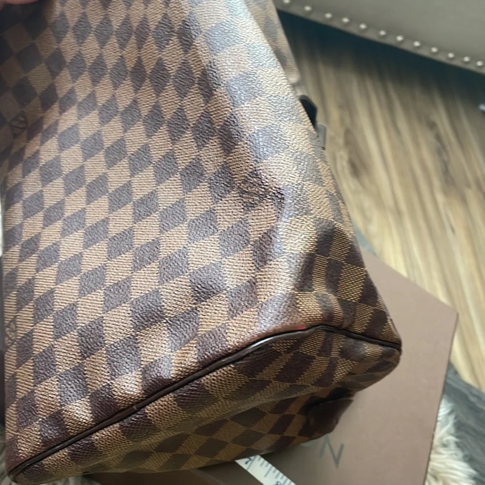 Authentic Louis Vuitton Speedy Handbag